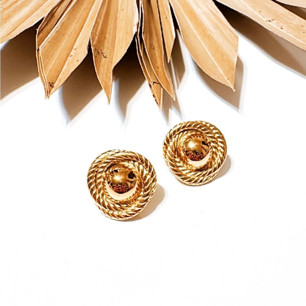 Gold geo stud earrings M335 - Picture 2 of 5